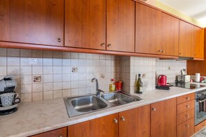 Private kitchen - Fantasia apt by the beach Rethymno Crete (Rethymno)