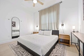 2 bedrooms, desk, iron/ironing board, travel crib - RIVER FLY-IN: Penthouse w/ Views & Amenities (Merritt Island)