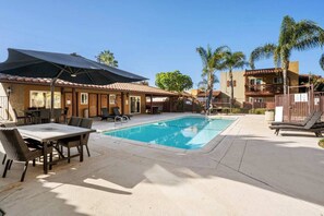 Pool - Cozy Condo with Pool + Hot Tub! (El Cajon)