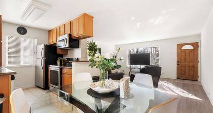 Cozy Condo with Pool and Hot Tub