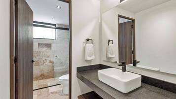 Shower, towels, shampoo