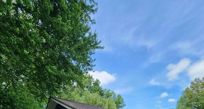 Welcoming 4-bedroom house with AC in charming La Center