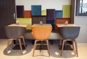 Dining - Kyriad Saint Quentin (Saint-Quentin)