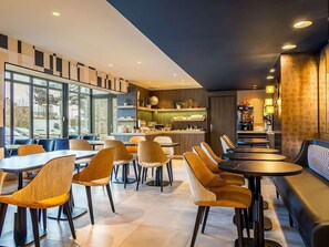 Dining - Kyriad Saint Quentin (Saint-Quentin)