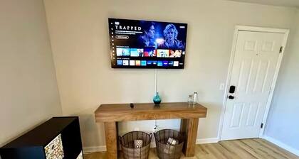 Serene 2-bedroom condo with AC in charming Greensboro