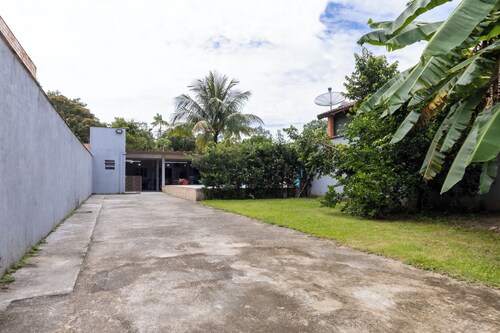 Casa  piscina a 180m da Praia Boraceia