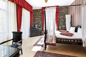 Executive Double Room | Premium bedding, Select Comfort beds, individually decorated - HOTEL REGAL 1880 - Boutique Hotel Sinaia (Sinaia)