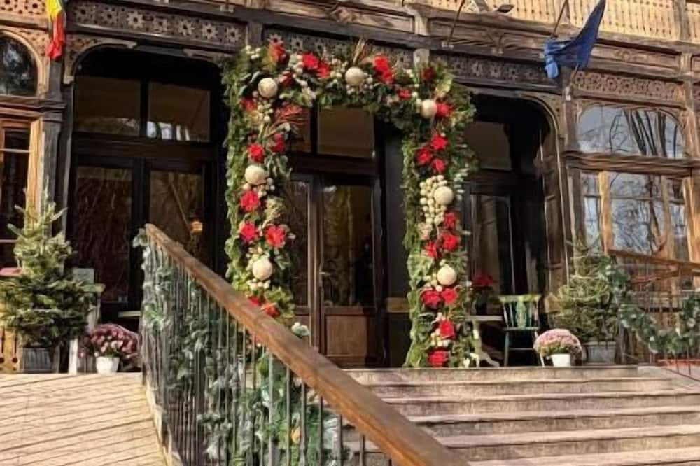 HOTEL REGAL 1880 - Boutique Hotel Sinaia