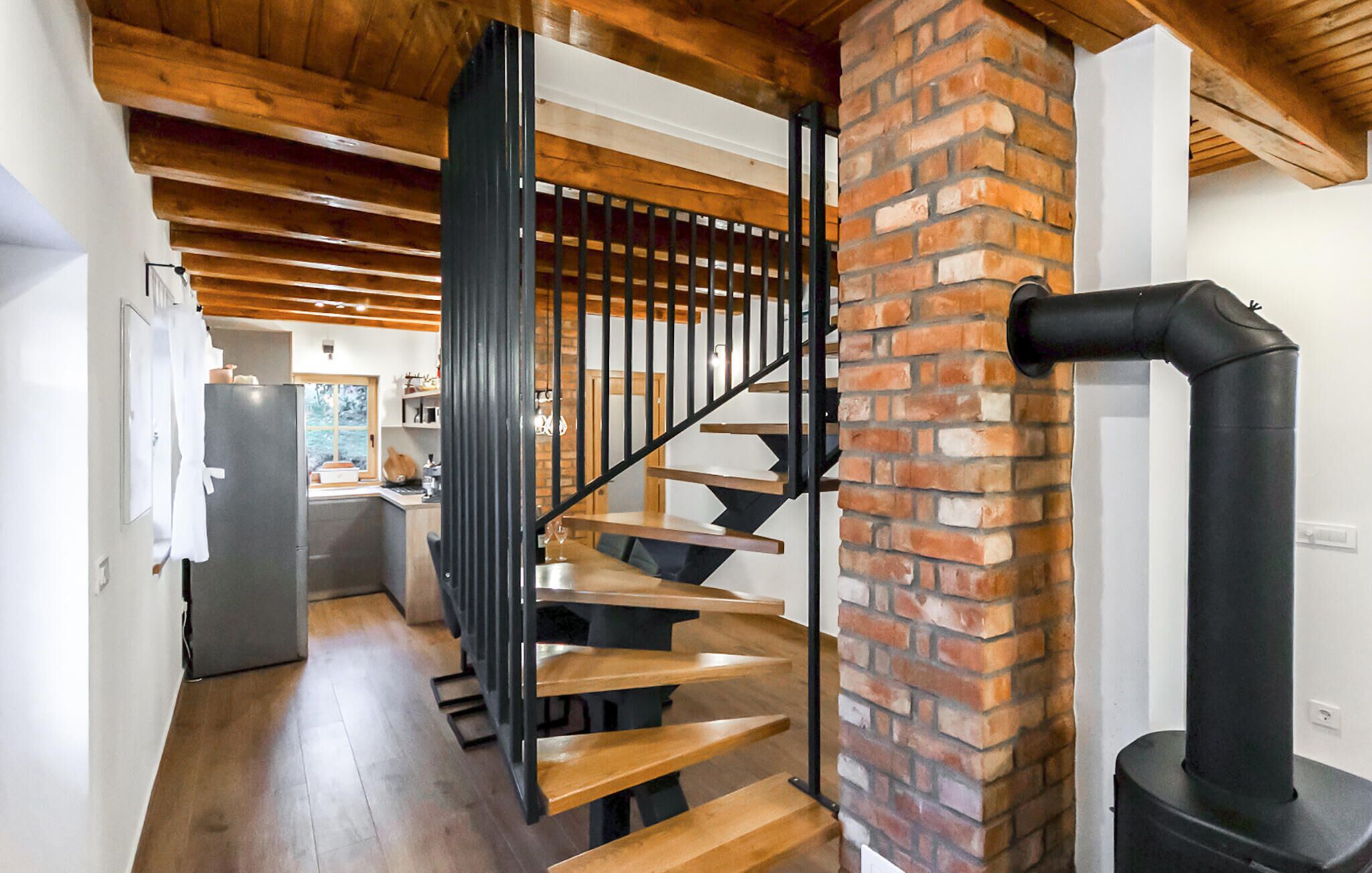 المنشأة من الداخل