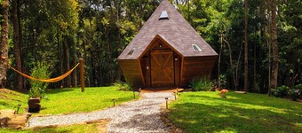 Diamond Cabin in the Forest in Gonçalves-MG | Hot Tub | Air Conditioning | Fireplace | Fire Pit