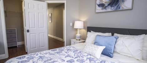 Desk, iron/ironing board, travel cot, WiFi