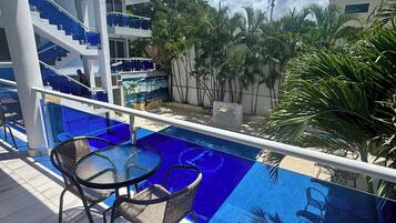 Huoneisto, 1 makuuhuone, patio | Uima-allas | Ulkouima-allas
