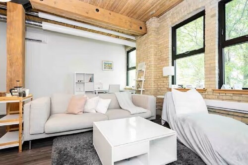 Spacious Exchange District Condo | 1 Bed | 1 Bath |