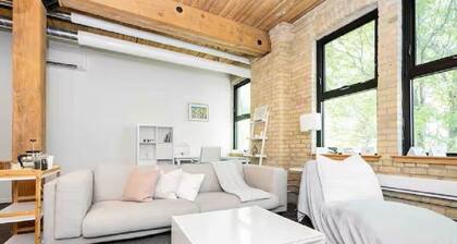 Spacious Exchange District Condo | 1 Bed | 1 Bath |