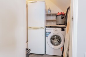 Interior - Bright 3-Bed Home | Letchworth Stay (Letchworth Garden City)