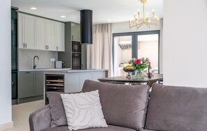 Smart TV - Luxurious home in Mlini with sauna (Mlini)