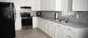 Central Orlando 3BR • 4.5mi Universal • 3.5mi Camping World • 12.5mi Disney