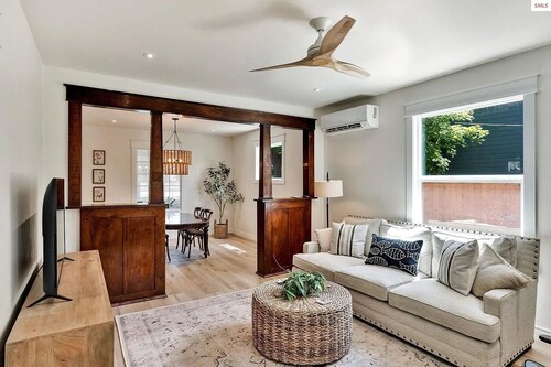 Walk to Downtown - Hot Tub - Outdoor Space - AC