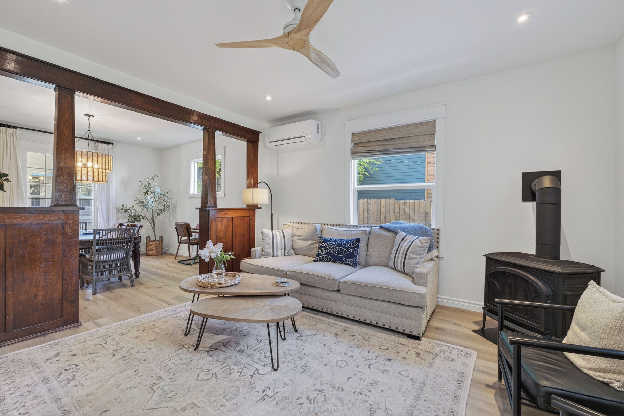 Smart TV, fireplace, books, stereo