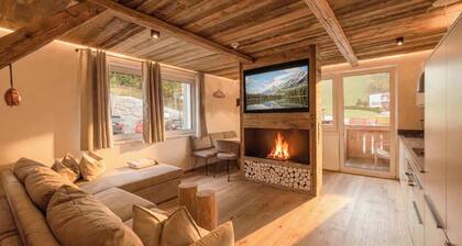 OLDWOOD Design Chalet mit Balkon - by AlpenLuxus