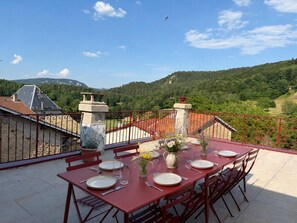 Outdoor dining - Gîte d'Amédée - ARANDAS - Gîte (ARANDAS)