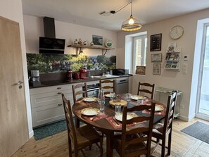 Dining - Gîte d'Amédée - ARANDAS - Gîte (ARANDAS)