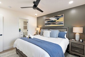 Room - Spacious 5-bedroom house with Pickleball, Heated Pool, Hot Tub, and much more (Scottsdale)