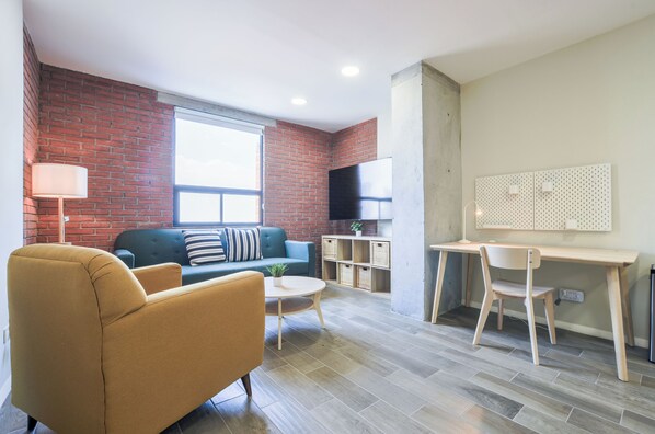 Suite, City View | Living area - Inner Tower (Monterrey)