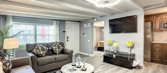 Private 1BR guest house near downtown & airport • Separate entrance • WiFi • Patio • Comfortable stay.