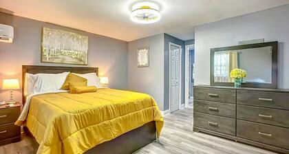 DorOs Comfort II- Private 1BR guest house near Downtown & Airport. Private entrance, WiFi, patio, peaceful stay.