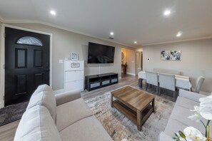 Living area - Family Retreat Oasis Stylish 3BR Home w/ Garage (San Jose)