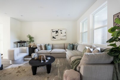 Cozy Stay Near San Diego With 2 Car Garage