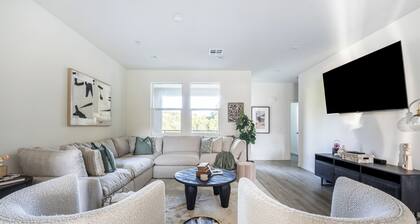Cozy Stay Near San Diego With 2 Car Garage