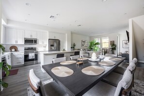 Dining - Cozy Stay Near San Diego With 2 Car Garage (Lemon Grove)