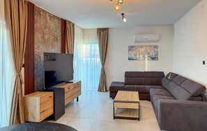 Smart TV, table football, ping pong - Holiday home Green Paradise (Polaca)