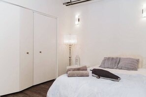 Room - Cozy Exchange District Suite | 1 Bed | 1 Bath | (Winnipeg)