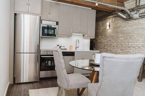 Private kitchen - Cozy Exchange District Suite | 1 Bed | 1 Bath | (Winnipeg)