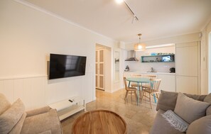 Smart TV - Cozy apartment in Kukljica with WiFi (Kukljica)