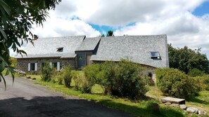 Exterior - Gîte de Brion en Cézallier (COMPAINS)