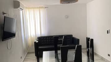 Apartment, 2 Schlafzimmer, Balkon | Esszimmer
