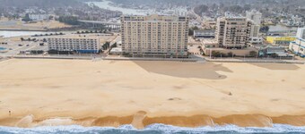 Oceanfront 2 BR VA Beach Condo, Balcony Over Boardwalk, Sleeps 8, Pool & Sauna