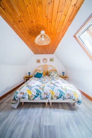 2 bedrooms, bed sheets