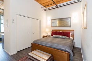 Room - Modern Exchange District Condo | 1 Bed | 1 Bath | (Winnipeg)