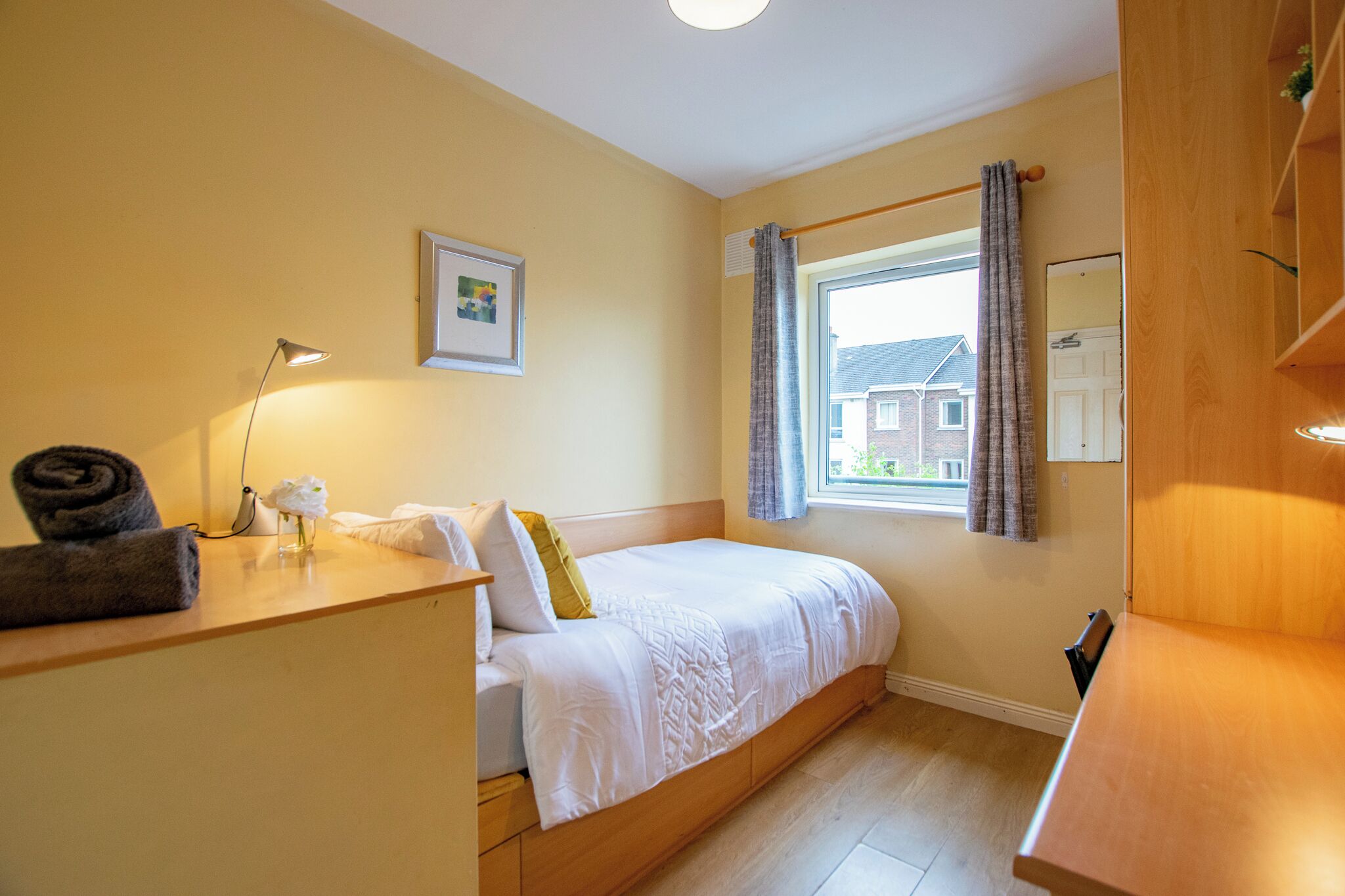 4 bedrooms, iron/ironing board, Internet, bed sheets