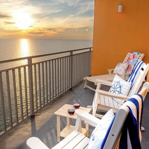 Property grounds - Book Now! New Listing! Beachfront 2 bedroom at Splash Resort! (Panama City Beach)