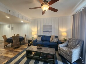 Smart TV - Book Now! New Listing! Beachfront 2 bedroom at Splash Resort! (Panama City Beach)