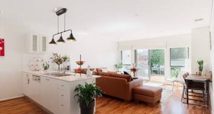 Easy Garden with Bush surrounding Living. Free 2 Parking