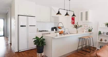 Easy Garden with Bush surrounding Living. Free 2 Parking