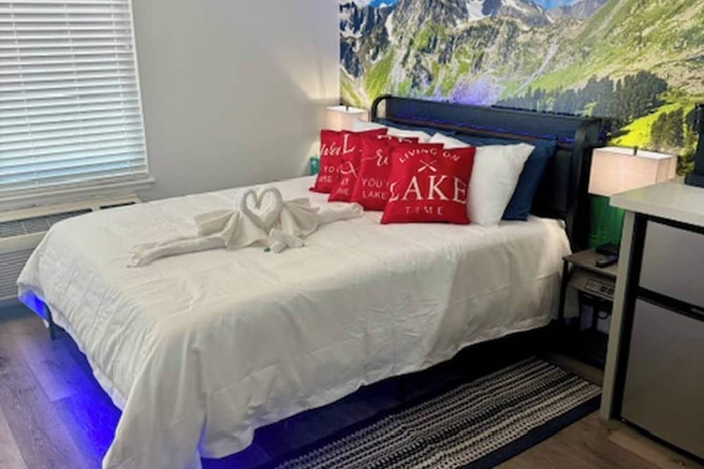Near Airport, Hospital, Midtown, 58 TV - Apt 254
