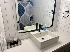 Studio, 1 Bedroom | Bathroom
